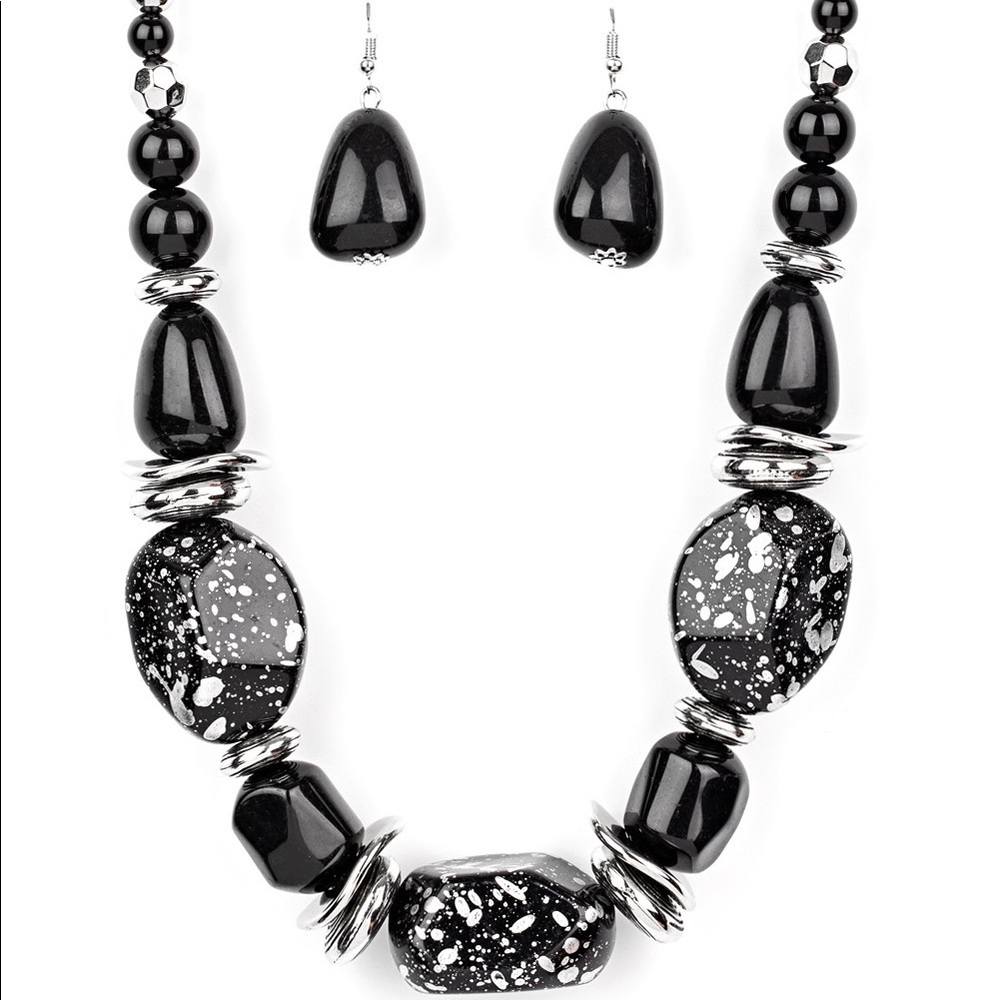 Earrings & necklace set